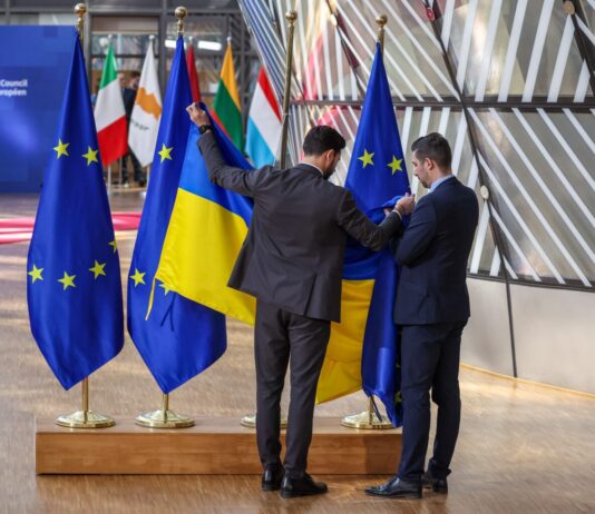 Хазардерство на европските лидери пред очите на целиот свет