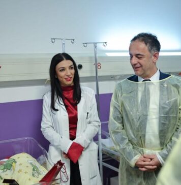 Првото бебе во државата е Евгенија, трето дете на семејството Камчеви