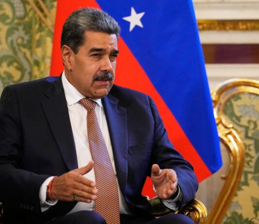 Мадуро прогласи вонредна состојба во Венецуела по експлозиите во Каракас Nicolas Maduro