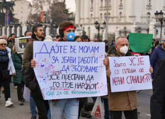 ФОТО: Екоактивисти и граѓани на протестен марш „Стоп за Усје“