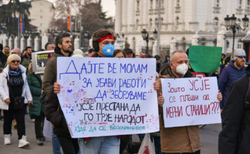 ФОТО: Екоактивисти и граѓани на протестен марш „Стоп за Усје“