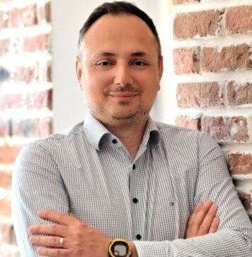 Ветување за помош на бездомните кучиња