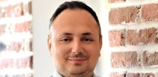 Ветување за помош на бездомните кучиња