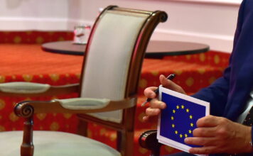 Исцртување контури на некој нов облик на ЕУ