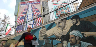 Протестите во Иран стивнаа, американската армада се приближува