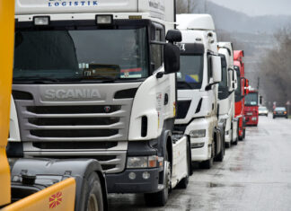 Владата работи на ситемско решение на проблемот со превозниците, истакна Николоски