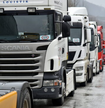 Директната штета од блокадите на товарните премини е околу 100 милиони евра дневно, велат од Стопанската комора на Србија