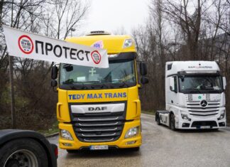 Возачи на товарни возила со протест на граничниот премин Делчево поради ограничувањето од 90 дена во Шенген