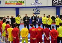 Фото: Министерот Борко Ристовски со порака за ракометарите – Играјте со срце за Македонија!