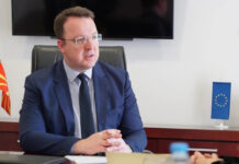 Покажавме како се чува националното единство, да се бориме за нашите интереси без да виткаме кичма, истакна Николовски Aleksandar Nikolovski