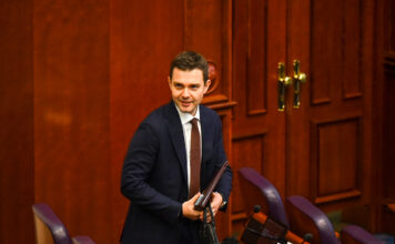 Парламентарното собрание на Советот на Европа одлучи да го затвори пост-мониторинг дијалогот со Македонија, информираше Муцунски