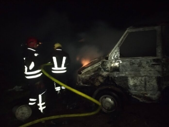 srumicki pozarnikari gasea pozar