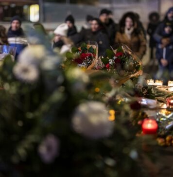 Можна причина за пожарот во Швајцарија се свеќи поставени блиску до дрвен плафон