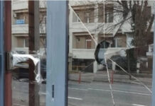 Приведено лицето кое го оштети стаклото на влезната врата на Бугарската амбасада