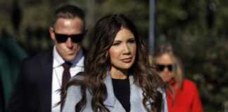 Федералните служби во Минеаполис воведуваат видео надзор при интервенции, соопшти Ноем Security Secretary Kristi Noem