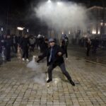 На протестот на опозицијата во Тирана повредени полицајци и новинари