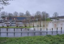 Франција се соочува со поплави по излевање на реките Лоара и Гарона Poplavi Francija