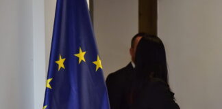 Членки на ЕУ се закануваат дека ќе ја тужат Европската комисија