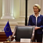 Еврокомесарите здружени против својата шефица