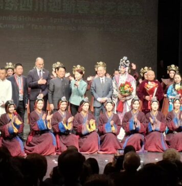 Кинеската нова година спектакуларно најавена преку врвни уметнички перформанси