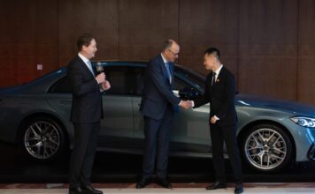 Берлин бара спас во Пекинг