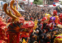 Впечатлива глобална прослава на Лунарната нова година на огнениот коњ