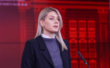 Владата ги намали цените на училишниот прибор за најмалку 15 проценти