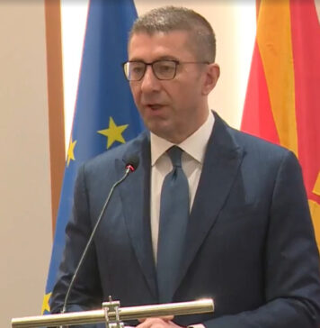 Македонија е жртва на политички притисок во ЕУ процесот, истакна Мицкоски