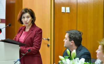 Јазикот е непроценливо богатство и дел од нашиот идентитет, истакна Силјановска Давкова