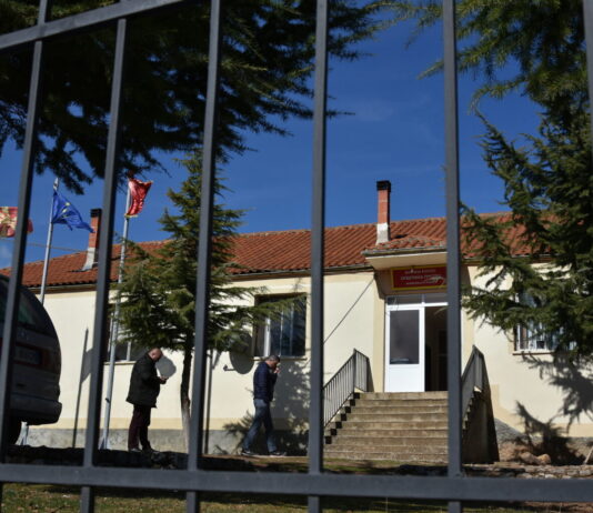 Лидерите на македонското малцинство во соседството на „нишан“