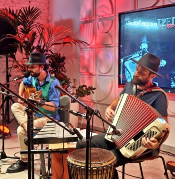 Објавен албумот „Простор без движење“ на „Трето колено“