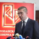 Можно решение за проблемот со транспортерите се годишни визи со повеќекратен влез во Шенген, истакна Мицкоски