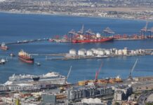 Иран тврди дека го контролира клучниот нафтен премин