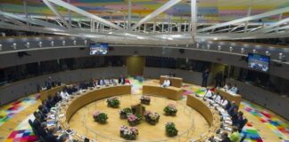 Европската комисија загрижена за наводите за унгарско споделување информации со Русија