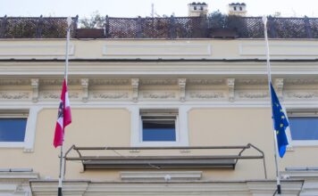 Австрија наспроти Бугарија како небо и земја за малцинските права