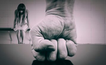 Татко и двајца синови осомничени за насилен напад во Бутел со нож и гасен пиштол