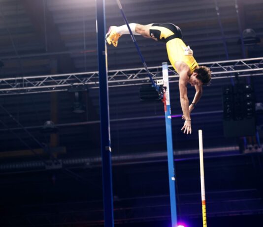 Дуплантис 15. пат го собори светскиот рекорд во скок со стап