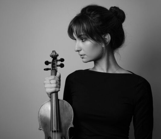 Виолинстиката Ава Бахари од Шведска солистка на Филхармонијата