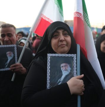 Трамп со „неколку излезни опции“ за Иран