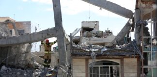 Судирот меѓу униполарноста и мултиполарноста