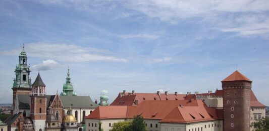 Краков се издвои како најдобар град за работа од далечина