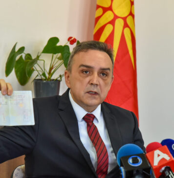 Десант врз македонизмот