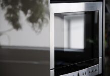 Колку се безбедни готовите оброци од микробранова печка?