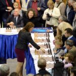 Јудит Полгар матира 77.000 играчи во 27 потези