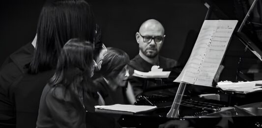 Македонското трио „30 прсти“ со концерт во Истанбул