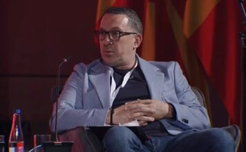 Штипската болница во шест часа згрижи над 120 повредени од пожарот во Кочани, изјави Захариев