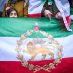 Лавот и сонцето за враќање на монархијата