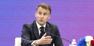 Кога едно се зборува, а друго се прави