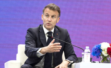 Кога едно се зборува, а друго се прави