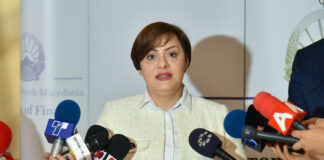 Отплатата на еврообврзницата е навремена со претходно планирани средства и заштеди на камати, истакна Димитриеска Кочоска
